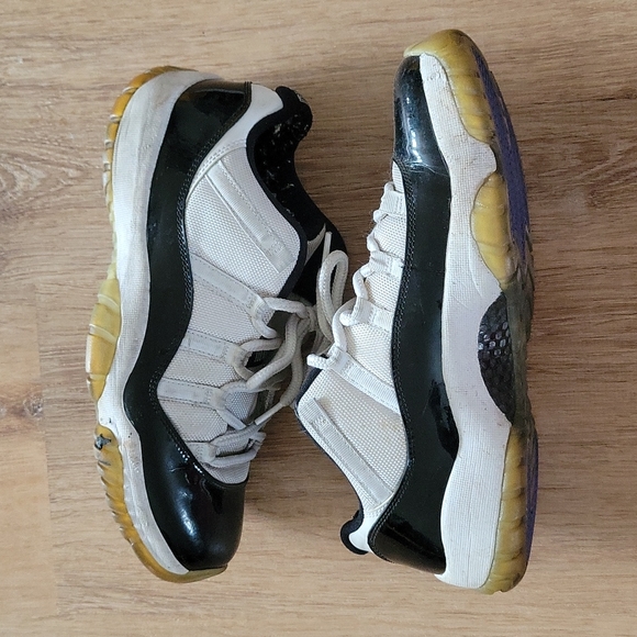 jordan 11 size 10 mens